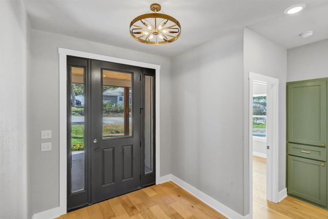 1012 Mustang Trail, Granbury, TX 76049