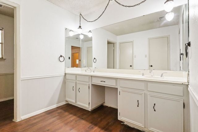 2306 Smokerise Drive, Arlington, TX 76016