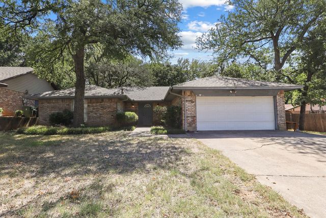 2306 Smokerise Drive, Arlington, TX 76016