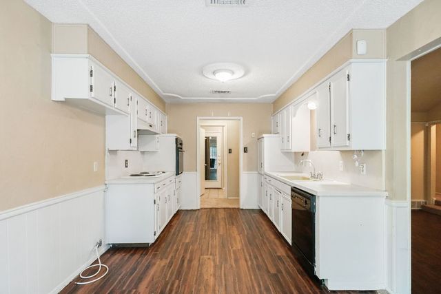 2306 Smokerise Drive, Arlington, TX 76016