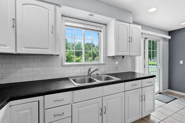 17175 Moorepark Road, Three Rivers, MI 49093