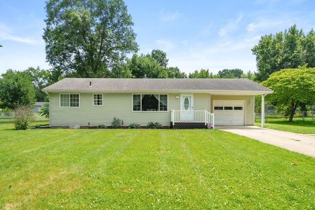 17175 Moorepark Road, Three Rivers, MI 49093