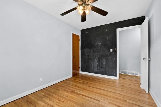 17175 Moorepark Road, Three Rivers, MI 49093