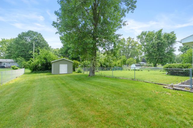 17175 Moorepark Road, Three Rivers, MI 49093