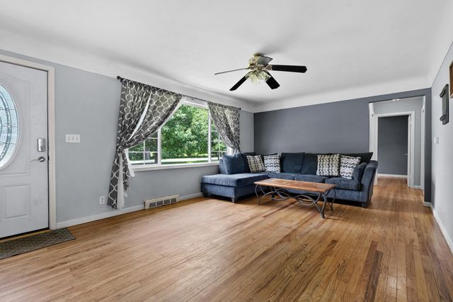 17175 Moorepark Road, Three Rivers, MI 49093