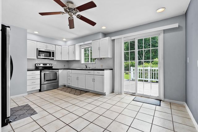 17175 Moorepark Road, Three Rivers, MI 49093