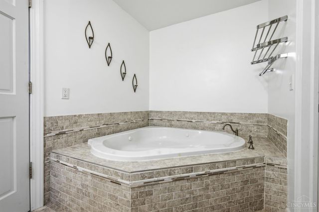 7325 Cannon Court, West Chester, OH 45069