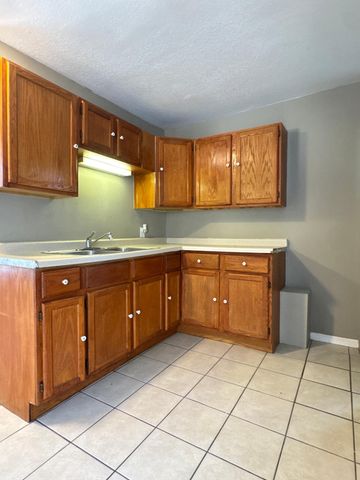 486 Lawson Avenue W, Saint Paul, MN 55117