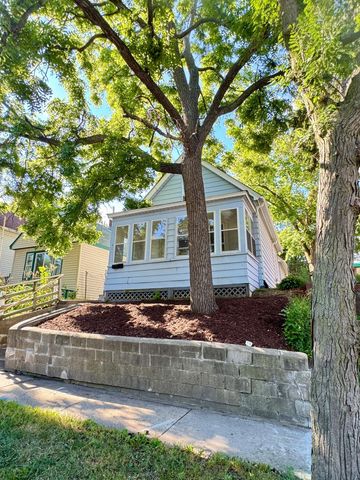 486 Lawson Avenue W, Saint Paul, MN 55117