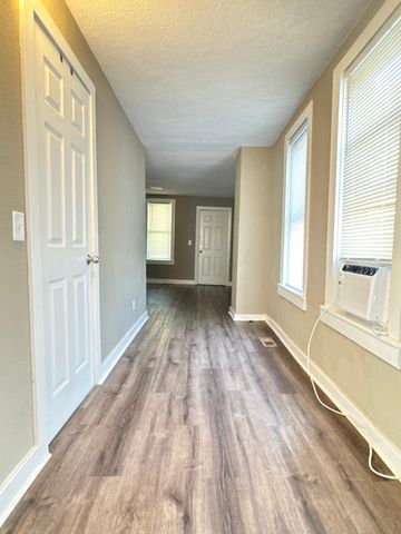 486 Lawson Avenue W, Saint Paul, MN 55117