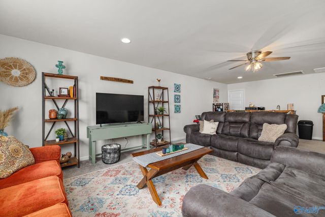 88 Sage Oak Drive, Decatur, AL 35603