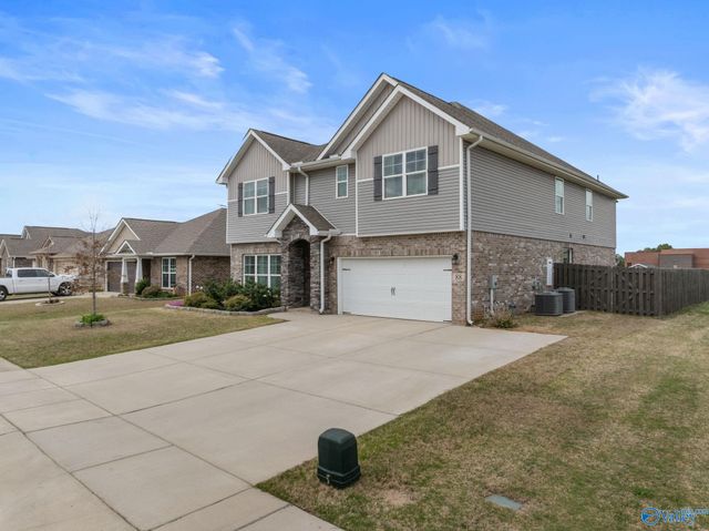 88 Sage Oak Drive, Decatur, AL 35603