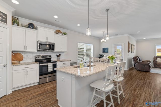 88 Sage Oak Drive, Decatur, AL 35603
