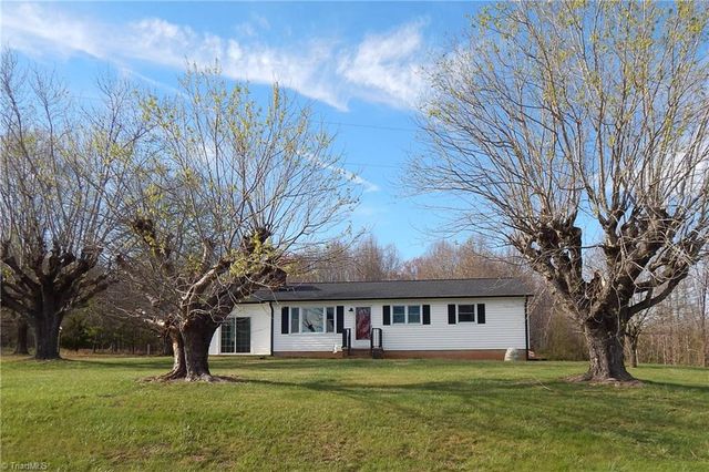 1065 Dallas King Road, Westfield, NC 27053