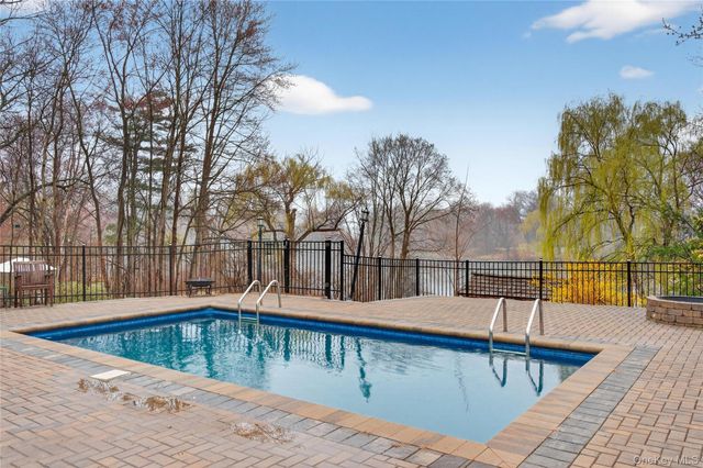 43 Woodbine Drive, Mahopac, NY 10541
