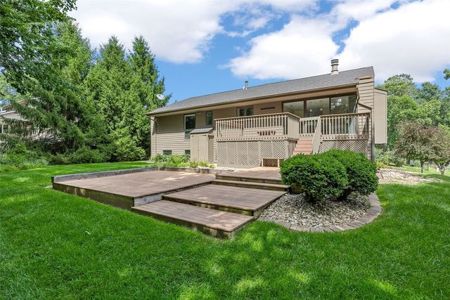 301 N 7th Ave, Iowa City, IA 52245