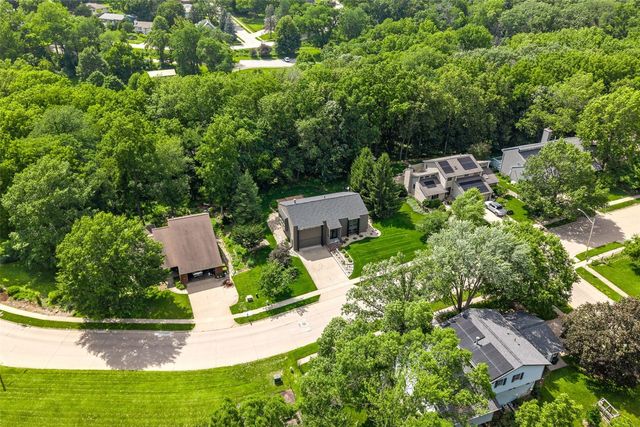 301 N 7th Ave, Iowa City, IA 52245