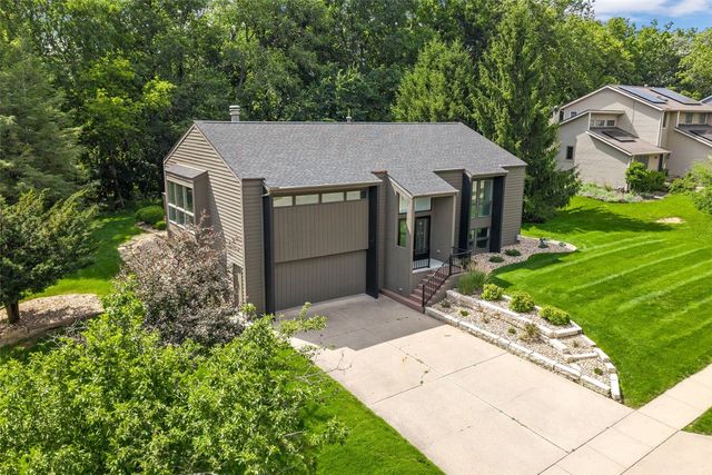 301 N 7th Ave, Iowa City, IA 52245
