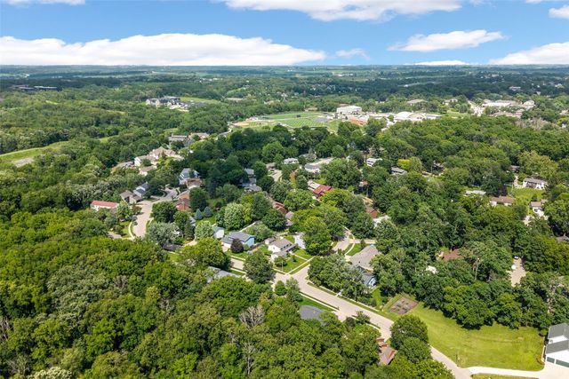 301 N 7th Ave, Iowa City, IA 52245