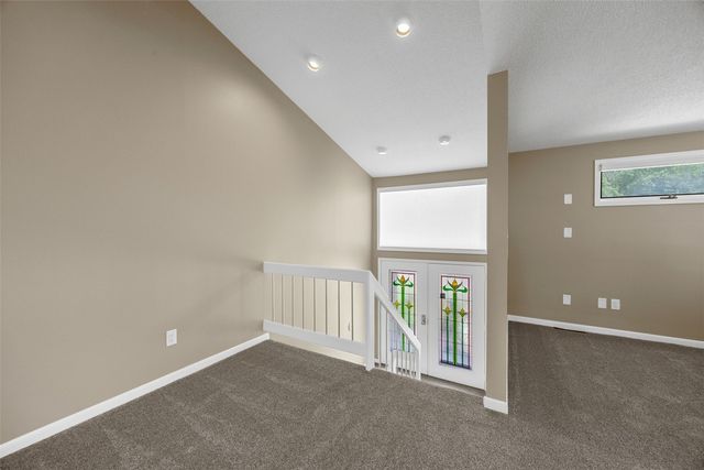 301 N 7th Ave, Iowa City, IA 52245