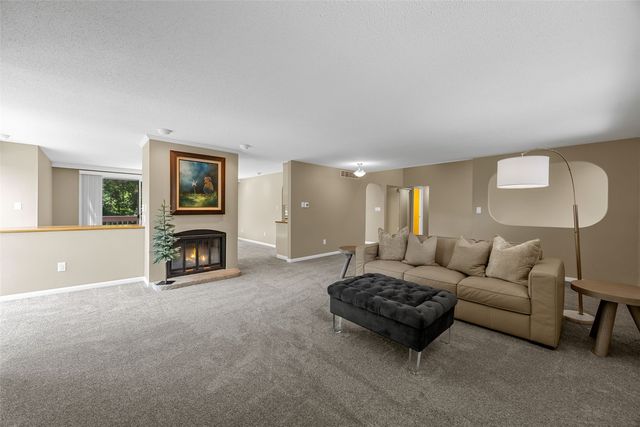 301 N 7th Ave, Iowa City, IA 52245