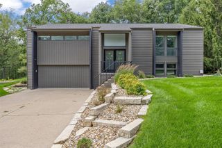 301 N 7th Ave, Iowa City, IA 52245