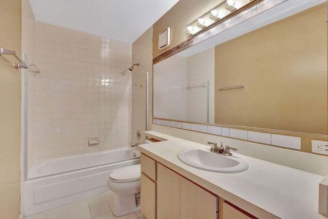 18 Amherst Court B, Royal Palm Beach, FL 33411