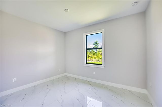 817-819 Eisenhower BLVD, Lehigh Acres, FL 33974