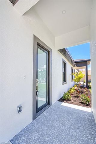 817-819 Eisenhower BLVD, Lehigh Acres, FL 33974