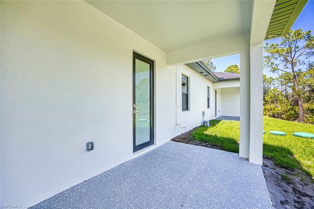 817-819 Eisenhower BLVD, Lehigh Acres, FL 33974