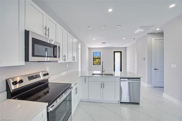 817-819 Eisenhower BLVD, Lehigh Acres, FL 33974