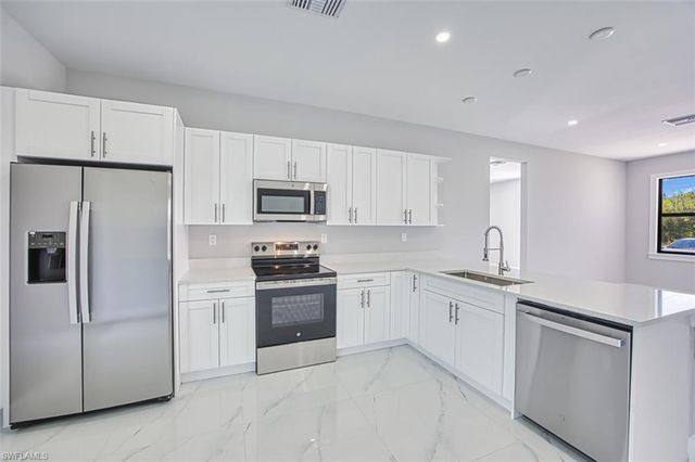 817-819 Eisenhower BLVD, Lehigh Acres, FL 33974