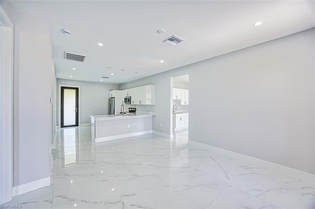 817-819 Eisenhower BLVD, Lehigh Acres, FL 33974