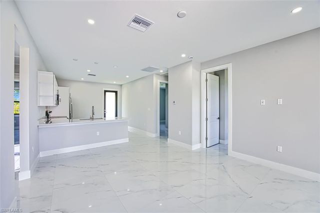 817-819 Eisenhower BLVD, Lehigh Acres, FL 33974