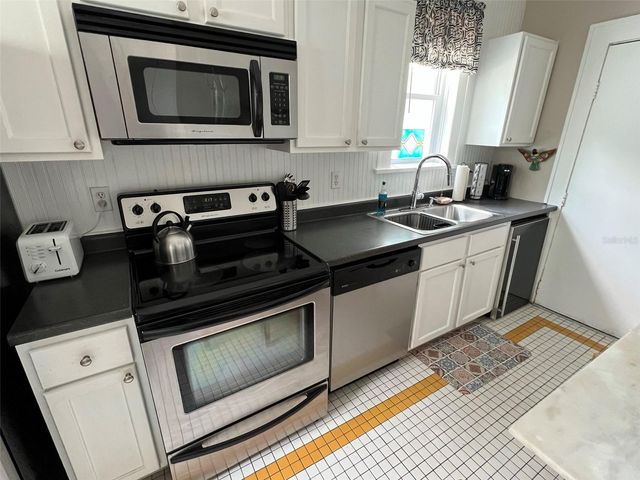 2014 JACKSON STREET N 5, St Petersburg, FL 33704
