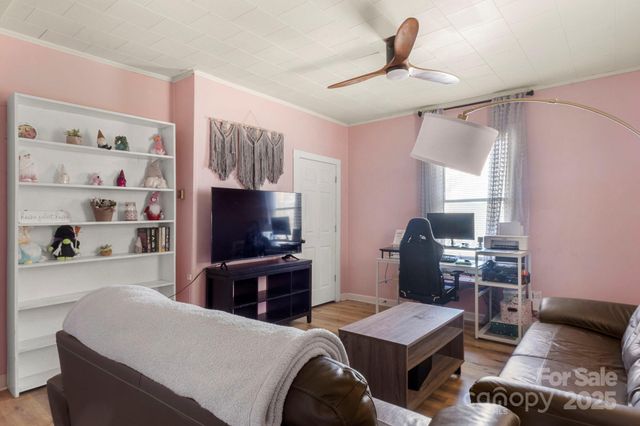 204 Shelby Street, Hickory, NC 28601