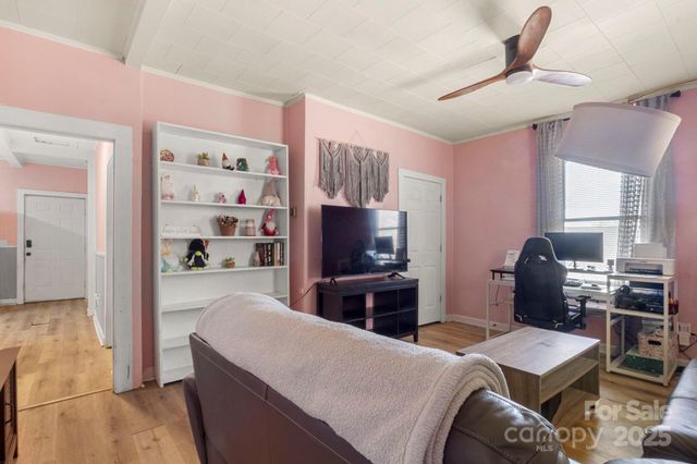 204 Shelby Street, Hickory, NC 28601