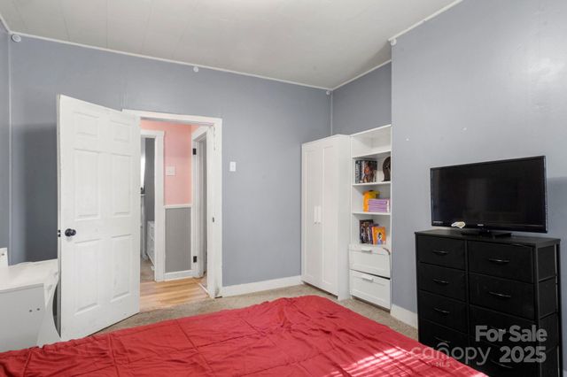 204 Shelby Street, Hickory, NC 28601