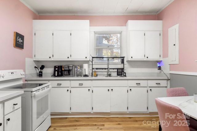 204 Shelby Street, Hickory, NC 28601