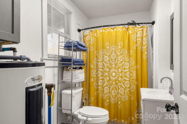 204 Shelby Street, Hickory, NC 28601