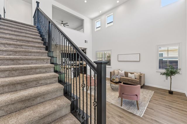 18094 Calaveras Dr, Lathrop, CA 95330