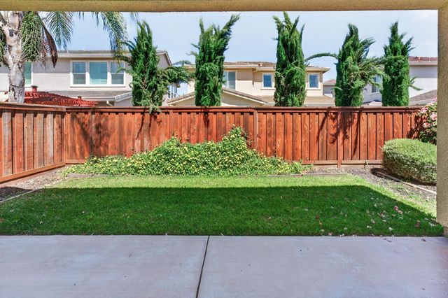 18094 Calaveras Dr, Lathrop, CA 95330