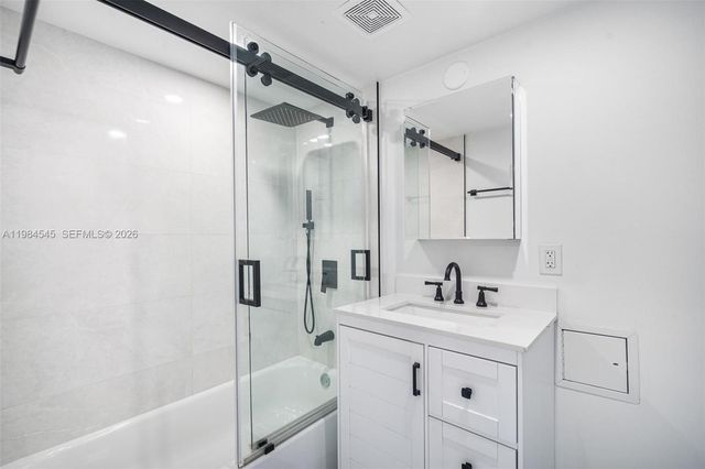 2851 NE 183rd St 404E, Aventura, FL 33160