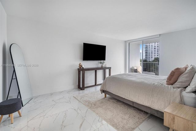 2851 NE 183rd St 404E, Aventura, FL 33160