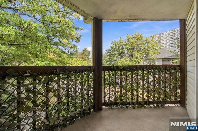 271 Village Circle Drive, Fort Lee, NJ 07024