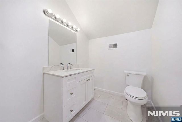 271 Village Circle Drive, Fort Lee, NJ 07024
