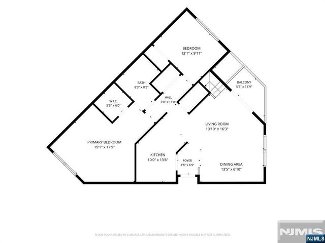 271 Village Circle Drive, Fort Lee, NJ 07024