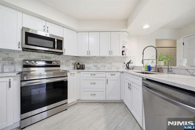 271 Village Circle Drive, Fort Lee, NJ 07024