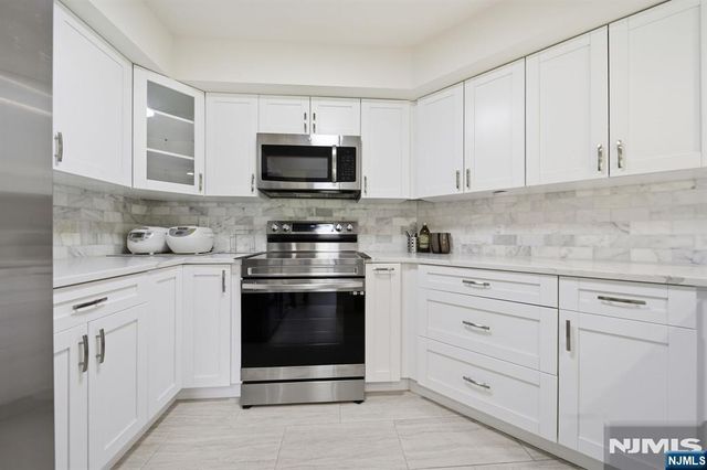 271 Village Circle Drive, Fort Lee, NJ 07024