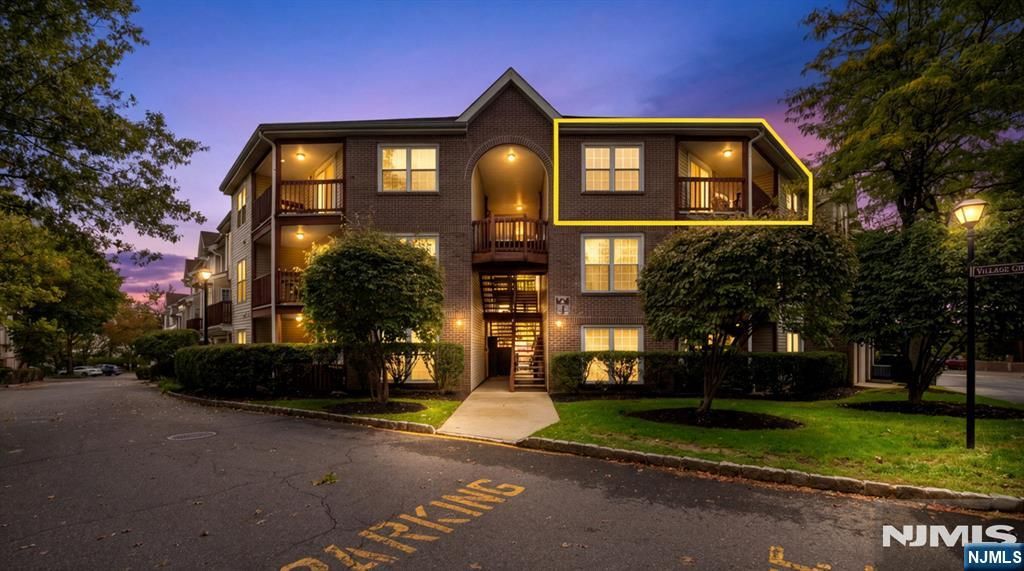 271 Village Circle Drive, Fort Lee, NJ 07024